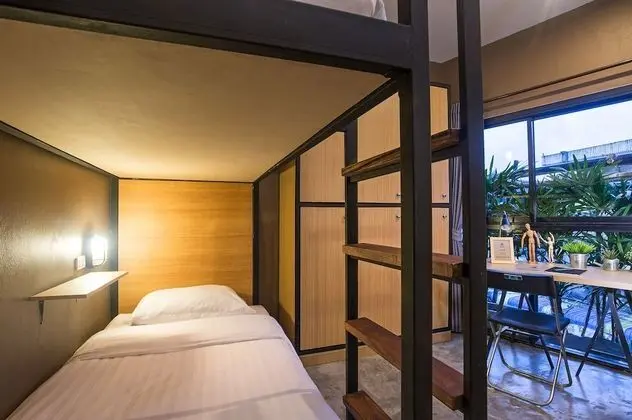 6 Beds Female Dormitory