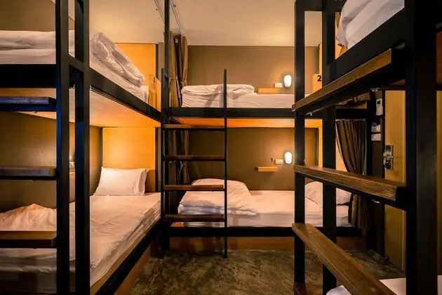 6 Beds Female Dormitory