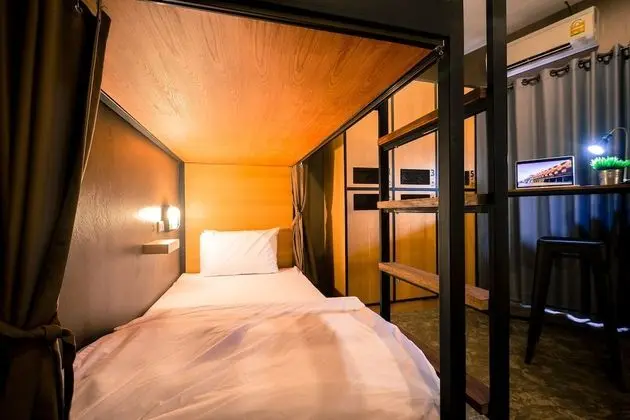 6 Beds Female Dormitory