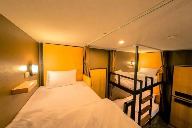 6 Beds Female Dormitory