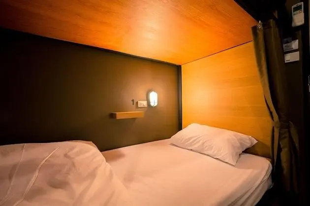 6 Beds Female Dormitory