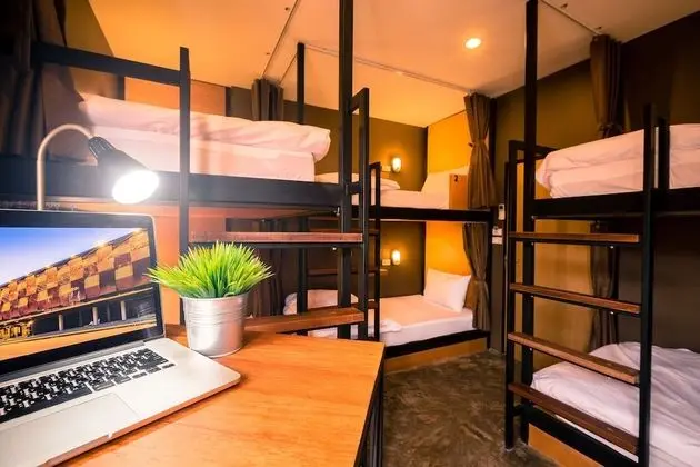 6 Beds Female Dormitory