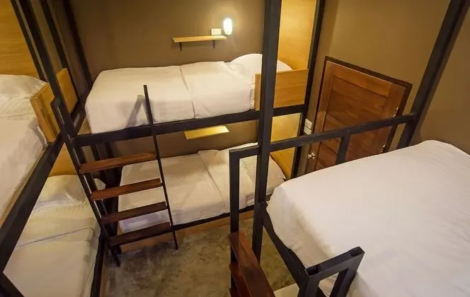6 Beds Mixed Dormitory