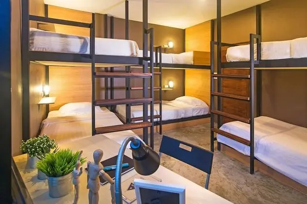 6 Beds Mixed Dormitory