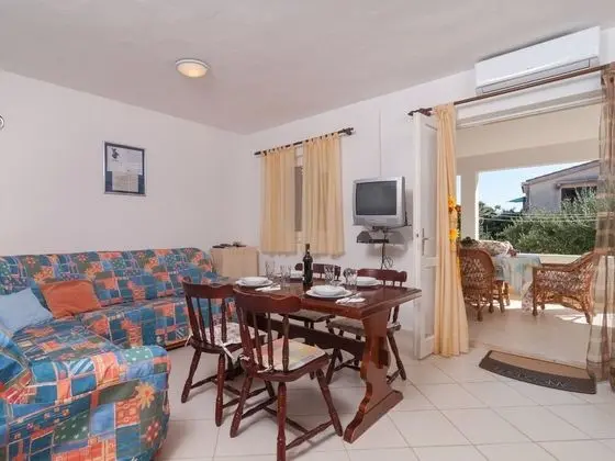 Apart Daire (Srki - 50m from the sea - A1 prizemlj)