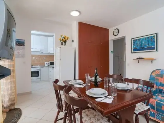 Apart Daire (Srki - 50m from the sea - A1 prizemlj)