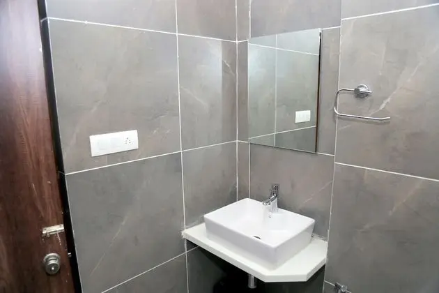 Deluxe Tek Büyük Yataklı Oda, 1 Çift Kişilik Yatak, Şehir Manzaralı