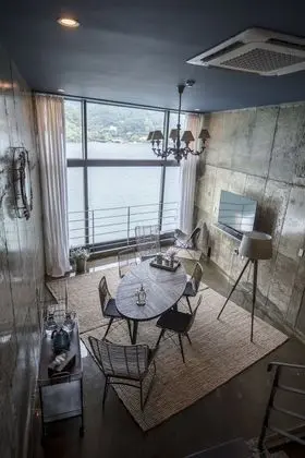 Premium Çatı Katı (Loft), 2 Büyük (Queen) Boy Yatak, Sigara İçilmez, Nehir Manzaralı (SS III)