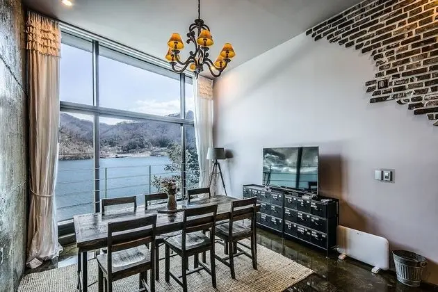 Standard Çatı Katı (Loft), Sigara İçilmez, Nehir Manzaralı (SS II)