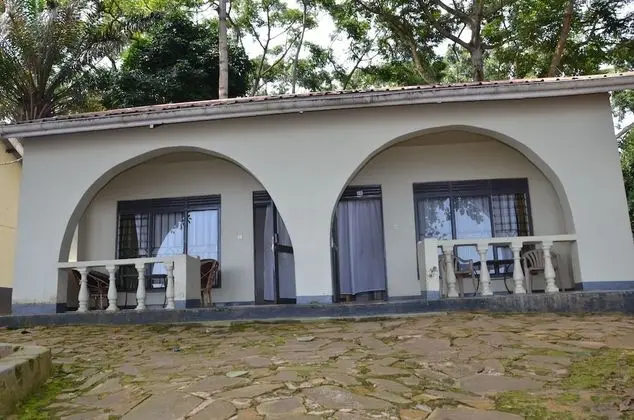 Tek Büyük veya İki Ayrı Yataklı Oda, Göl Manzaralı
