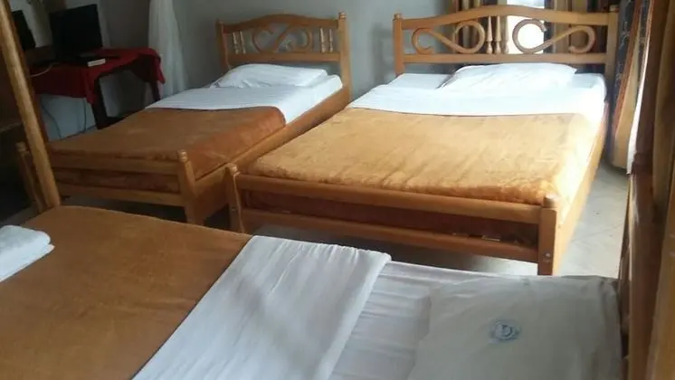 Üç Kişilik Oda, Göl Manzaralı
