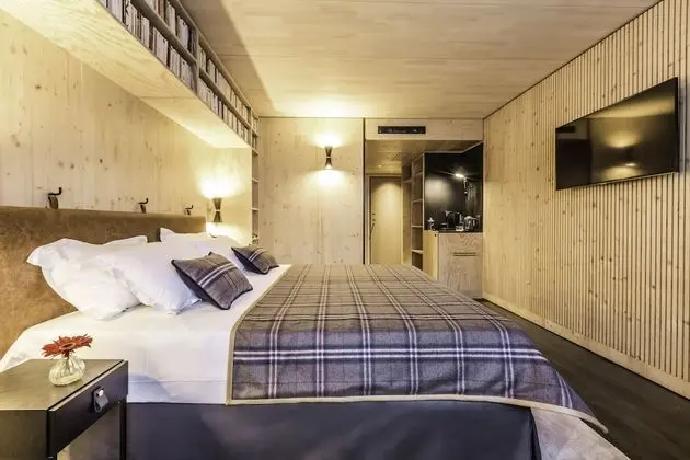 Superior Tek Büyük veya İki Ayrı Yataklı Oda