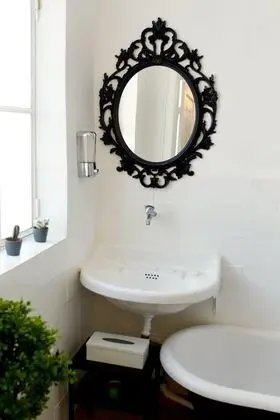 Basic İki Ayrı Yataklı Oda, Ortak Banyo