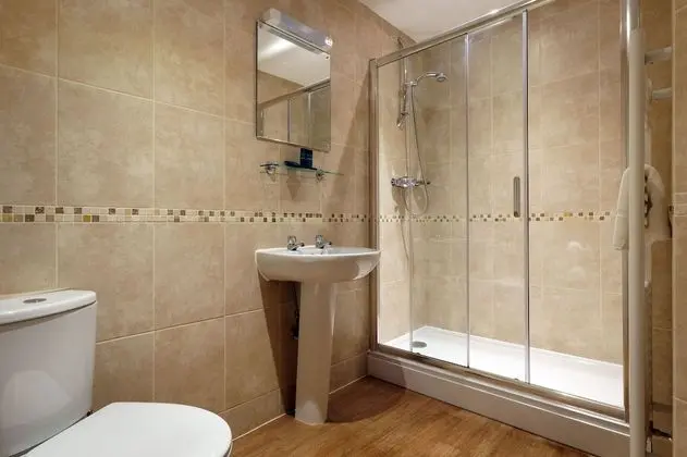 Üç Kişilik Oda, Özel Banyo