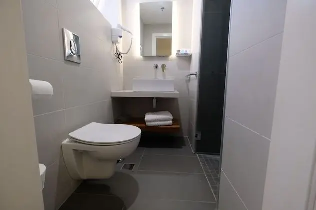 İki Ayrı Yataklı Oda, Bahçe Manzaralı