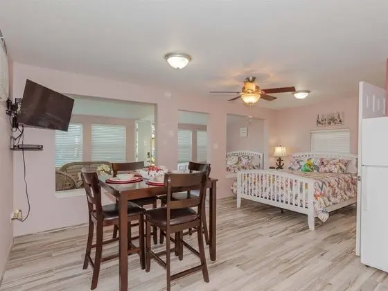 Ev, 2 Büyük (Queen) Boy Yatak, Mutfak