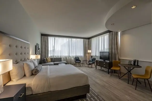 1 King Bed, Nonsmoking, Upgrade