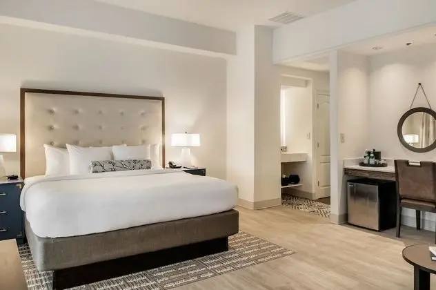 Oda, 1 En Büyük (King) Boy Yatak, Sigara İçilmez, Balkon