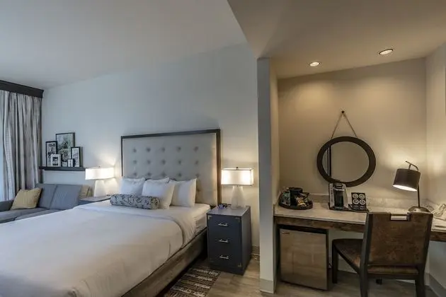Oda, 1 En Büyük (King) Boy Yatak, Sigara İçilmez, Balkon