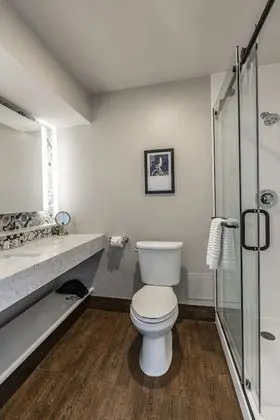 Oda, 1 En Büyük (King) Boy Yatak, Sigara İçilmez, Balkon
