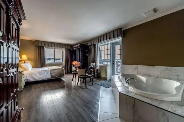 Deluxe Oda, 1 Büyük (Queen) Boy Yatak, Balkon, Göl Manzaralı