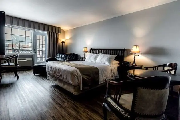 Superior Oda, 1 Büyük (Queen) Boy Yatak ve Çekyat, Balkon, Kısmi Göl Manzaralı