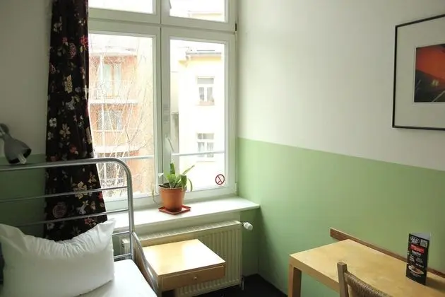 Tek Kişilik Oda, Ortak Banyo