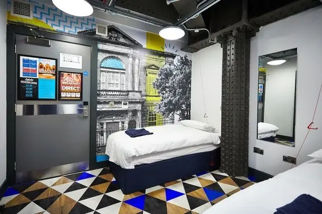 Private Twin Ensuite Room