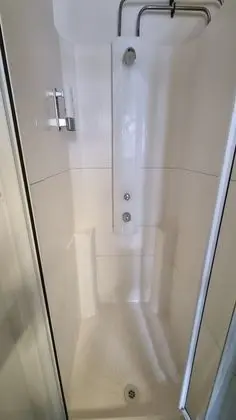 Bed in 18 Pod Dorm with Shared Bathroom