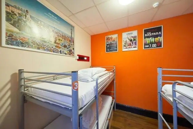 Bed in 4 Bed Dorm with Shared Bathroom