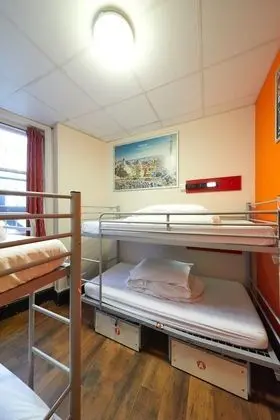 Bed in 4 Bed Dorm with Shared Bathroom