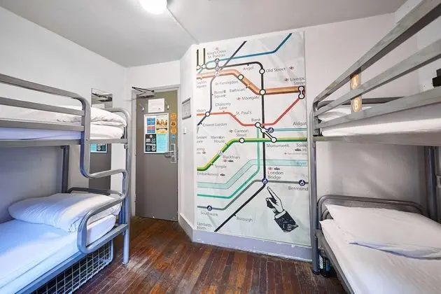 Bed in 4 Bed Dorm with Shared Bathroom