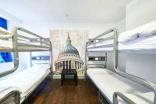 Bed in 6 Bed Dorm with Shared Bathroom
