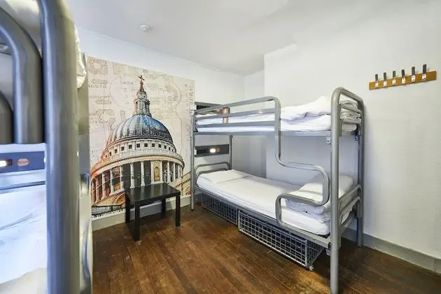 Bed in 6 Bed Dorm with Shared Bathroom