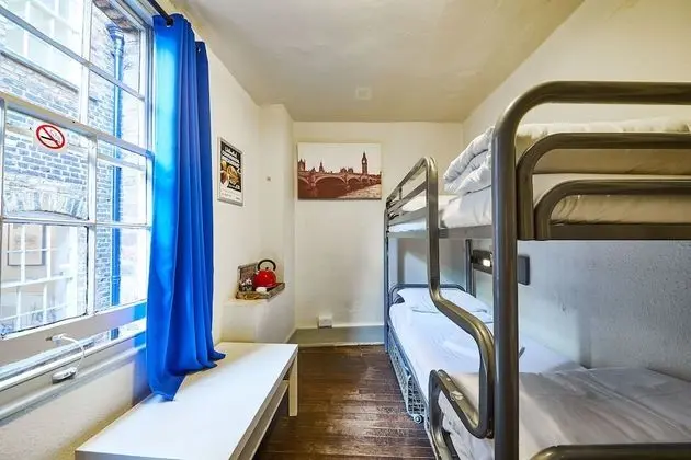Private 2 Bunk Room, Shared Bathroom