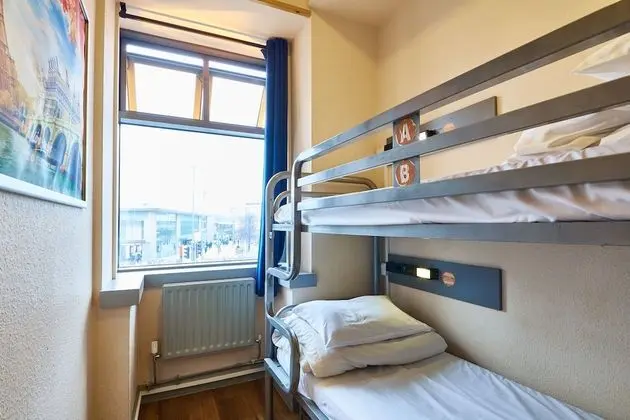 Bed in 4 Bed Dorm with Shared Bathroom