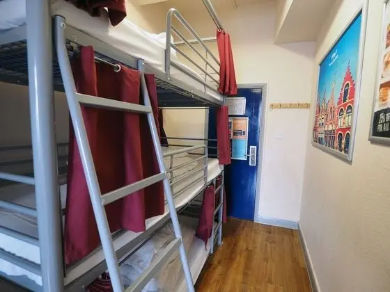 Bed in 9 Bed Female Dorm with Shared Bathroom