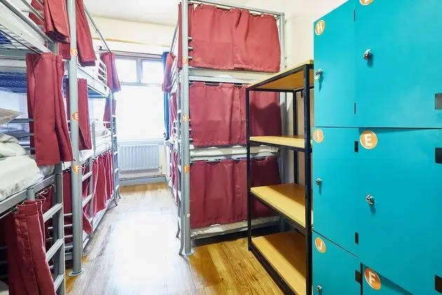 Bed in 9 Bed Female Dorm with Shared Bathroom