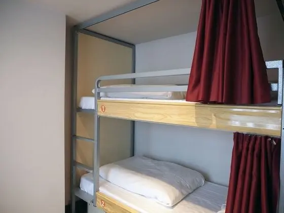 Bed in 4 Bed Mixed Dorm with Shared Bathroom