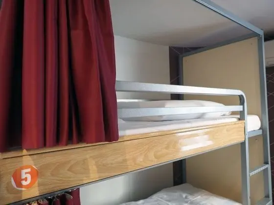 Bed in 8 Bed Mixed Dorm with Shared Bathroom