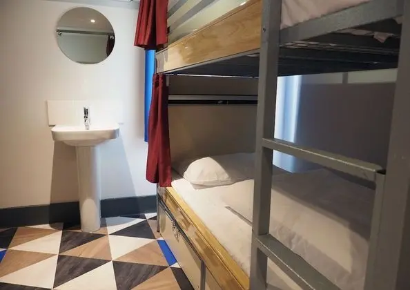 Bed in 8 Bed Mixed Dorm with Shared Bathroom