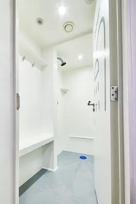Ortak Ranzalı Oda, Sadece kadınlar için