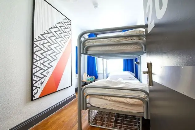 Tek Büyük Yataklı Oda, Sadece kadınlar için (2 Bunk Female Room)