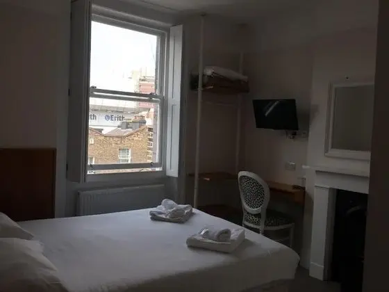 Standard Tek Büyük Yataklı Oda