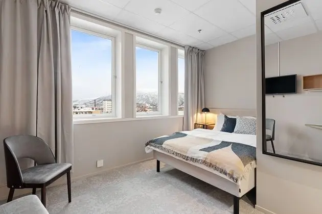 Basic Tek Büyük Yataklı Oda