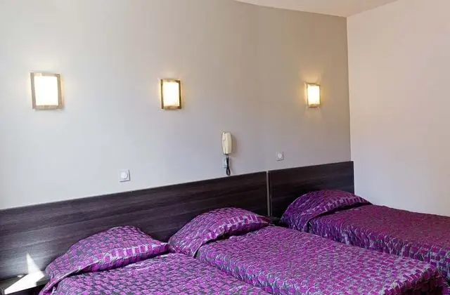 Üç Kişilik Oda, 3 Tek Kişilik Yatak