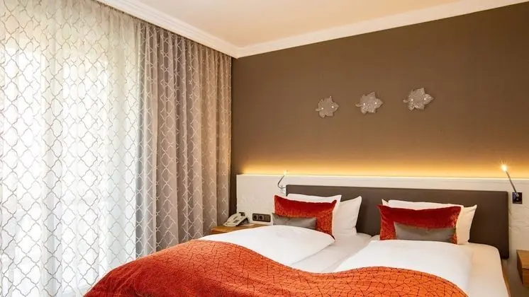 Tek Büyük Yataklı Oda (Themendoppelzimmer)