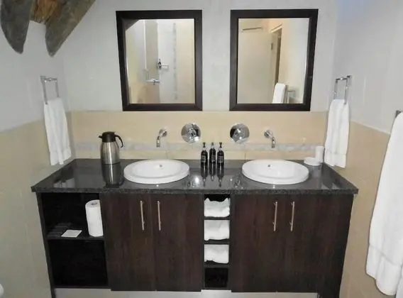 Comfort Tek Büyük veya İki Ayrı Yataklı Oda (Twin / Double Rooms )