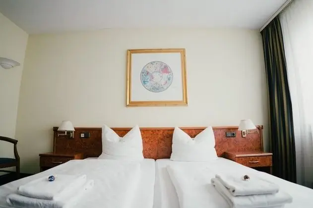 Classic Tek Büyük Yataklı Oda