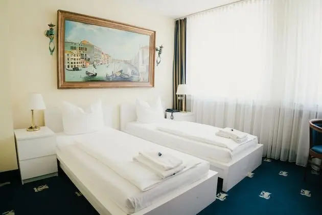 Classic Tek Büyük Yataklı Oda